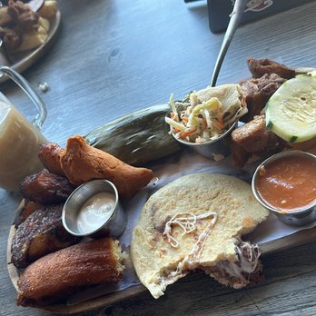 L'Roco Grill - El mejor restaurante de todo san jose  lo recomiendo - Salvadoran Near Me - San Jose, California