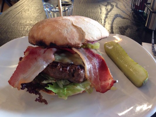 Ellis Gourmet Burger Bastille by null