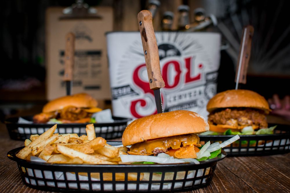 Paisley's Burger & Keg