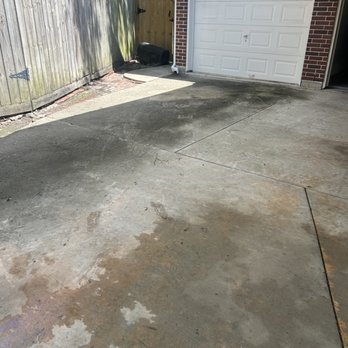 Full Blast Pressure Washing - Before pic of front of garage - Pressure Washers Near Me