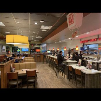 Denny's - Inside restaurant - American Near Me - Murrieta, California