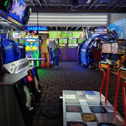 Dave & Buster's Milford - New Pump It Up!