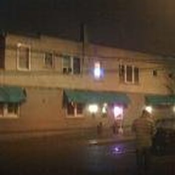 Skokie House - From the parking, Niles Center Road view - Dive Bars Near Me - Skokie, Illinois Skokie House - From the parking, Niles Center Road view - Dive Bars Near Me - Skokie, Illinois