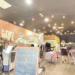 Italian Deli and Wine Market - Indoor