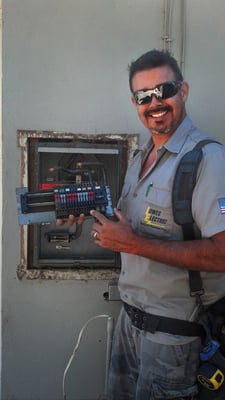 Santa Rosa Electricians Logo