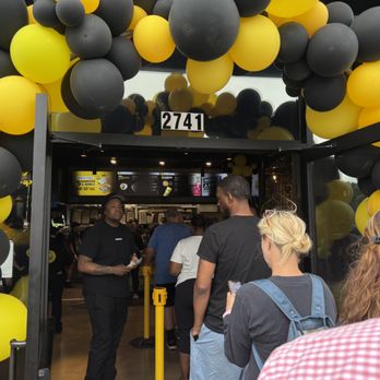 Guzman y Gomez - The modest queue at entrance.  It moved along readily. - Mexican Near Me - Des Plaines, Illinois