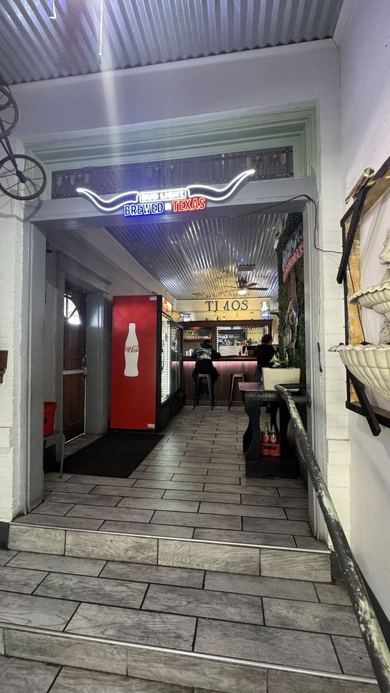 Timo's Restaurant