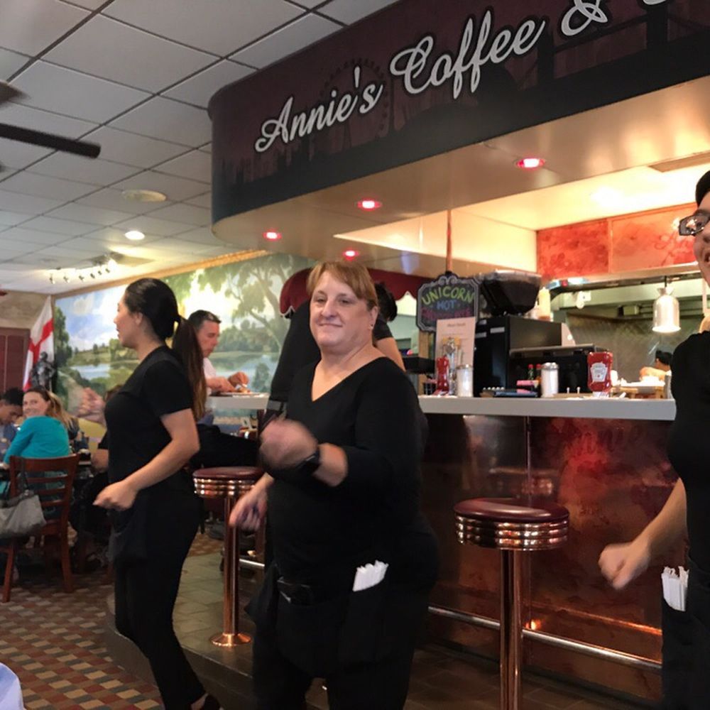 Annie's Cafe - Temecula - Dancing waitresses. - Breakfast & Brunch Near Me - Temecula, California