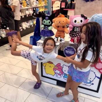 Build-A-Bear x Hello Kitty And Friends Workshop - Toy Stores Near Me - Los Angeles, California Build-A-Bear x Hello Kitty And Friends Workshop - Toy Stores Near Me - Los Angeles, California