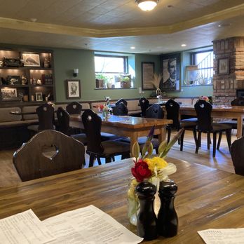 Black Barn Kitchen - Dinning area - Burgers Near Me - Jacksonville, Oregon Black Barn Kitchen - Dinning area - Burgers Near Me - Jacksonville, Oregon