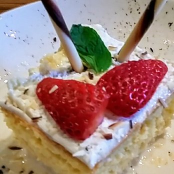 Limón - Tres leches cake, meh - Peruvian Near Me - Walnut Creek, California