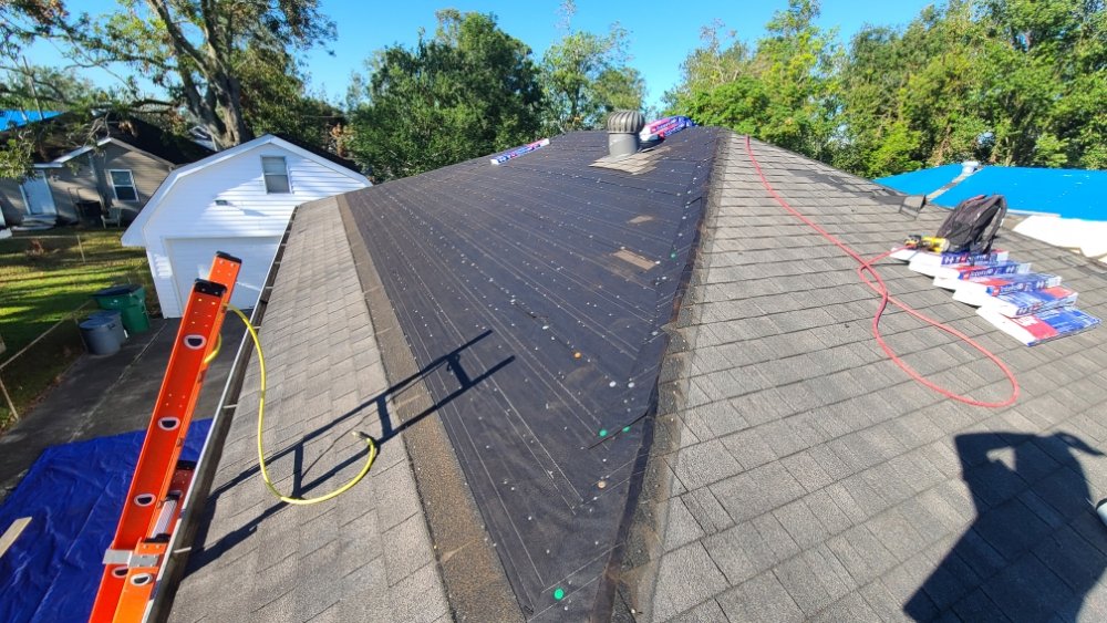 Slide of R.Leons Construction