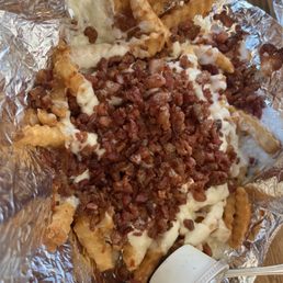 Mozzarella bacon fries