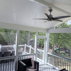 Beto's Deck - Screen room