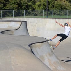 Springfield Skatepark - Outside bowls too!