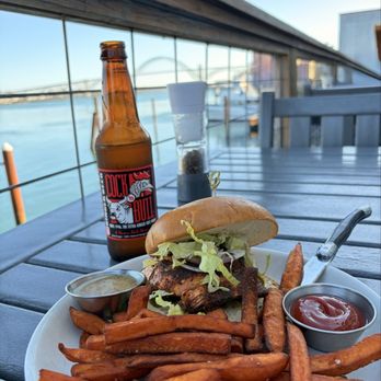 Clearwater Restaurant - Blackened Salmon Burger - New American Near Me - Newport, Oregon Clearwater Restaurant - Blackened Salmon Burger - New American Near Me - Newport, Oregon