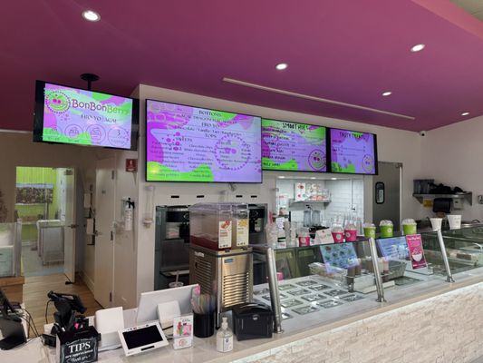 Bon Bon Berry Acai Bowl & Frozen Yogurt by null