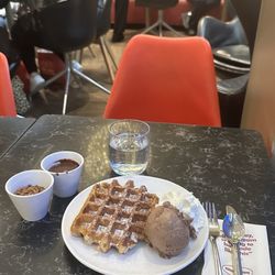 Haagen-Dazs - Gaufre + Boule + 2 Topping
