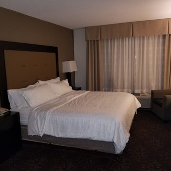 Holiday Inn Express & Suites Lancaster-Lititz - King Suite - Hotels Near Me - Lititz, Pennsylvania