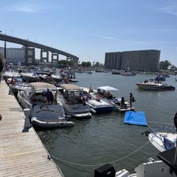 Canalside - The boat parade