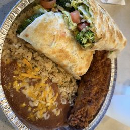 Chile Relleno, quesadilla veggie, Refried Beans, Chicken Fried Rice