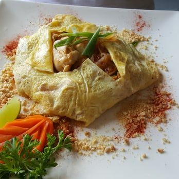 Royal Bistro - Pad Thai - Asian Fusion Near Me - Norcross, Georgia