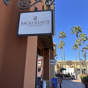 Bacio di Latte - Gelato Near Me - Newport Beach, California