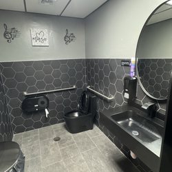 Sergeant Burgers - Bathroom
