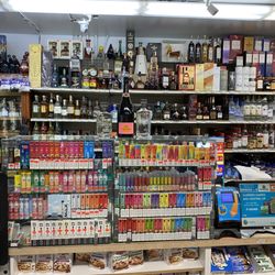 San Roque Market & Liquors