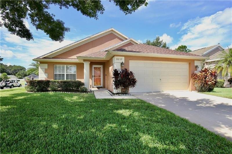 Slide of Roofer Orlando