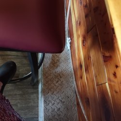 Footjoy Farm & Brewery - I like the bar foot rest