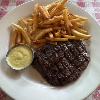 Bistrot Du Coin - Le Steak Maison - French Near Me - Washington, DC, District of Columbia