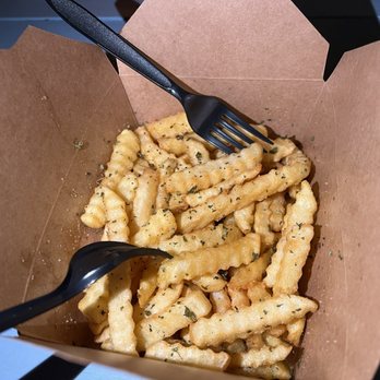 Guppys - Food Trucks Near Me - Austin, Texas