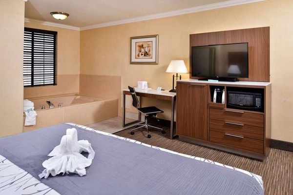 Best Western Hollywood Plaza Inn Hotel - Hollywood Walk of Fame LA by null