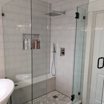 Burien Glass - 90° corner shower enclosure using 3/8" clear glass - Glass & Mirrors Near Me - Seattle, Washington