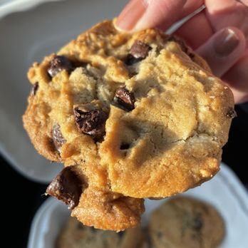 Q Cumbers - 5 cookies togo baked fresh - Buffets Near Me - Edina, Minnesota