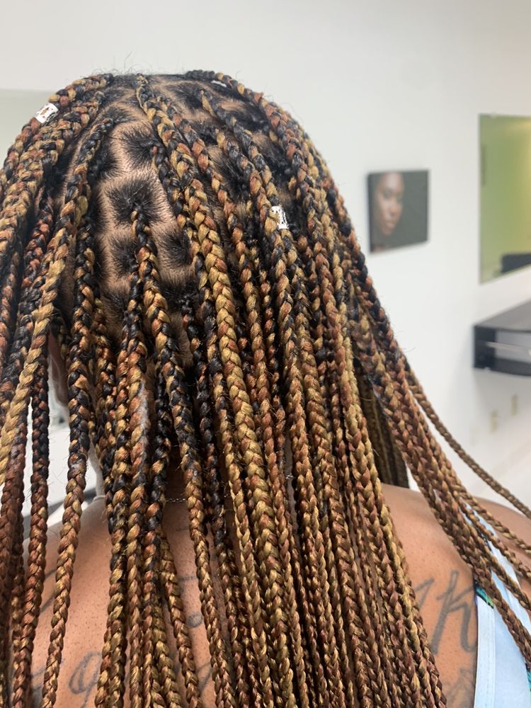 Kone hair braiding, Houston Roadtrippers
