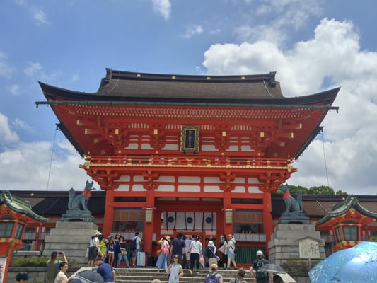 Senbon Torii (Thousand Torii Gates) by null