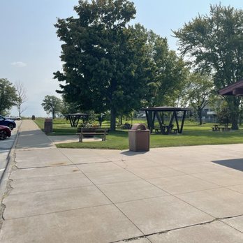 Iowa Rest Areas - Nice picnic area.   (09/11/2024) - Rest Stops Near Me - Davenport, Iowa