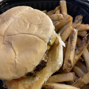 Whitehouse Restaurant - Diners Near Me - Clare, Michigan