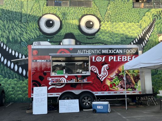 Los Plebes Tacos by null