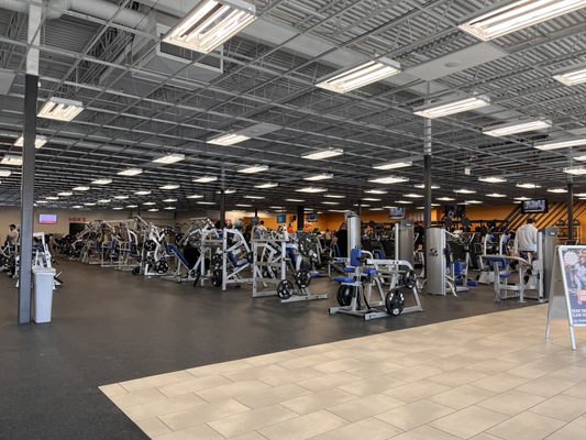 Crunch Fitness - Fairmount
