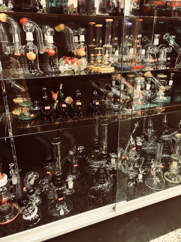 SUNRISE MARKET & SMOKE SHOP Updated October 2024 2300 Carpenter