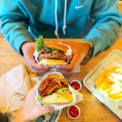 Shake Shack West Hartford - 'Shroom Burger and  Veggie Shack-