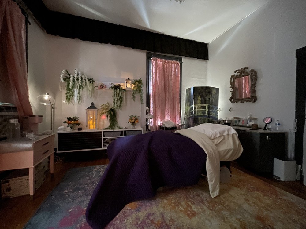 Arleen Nicolosi Esthetician  Logo