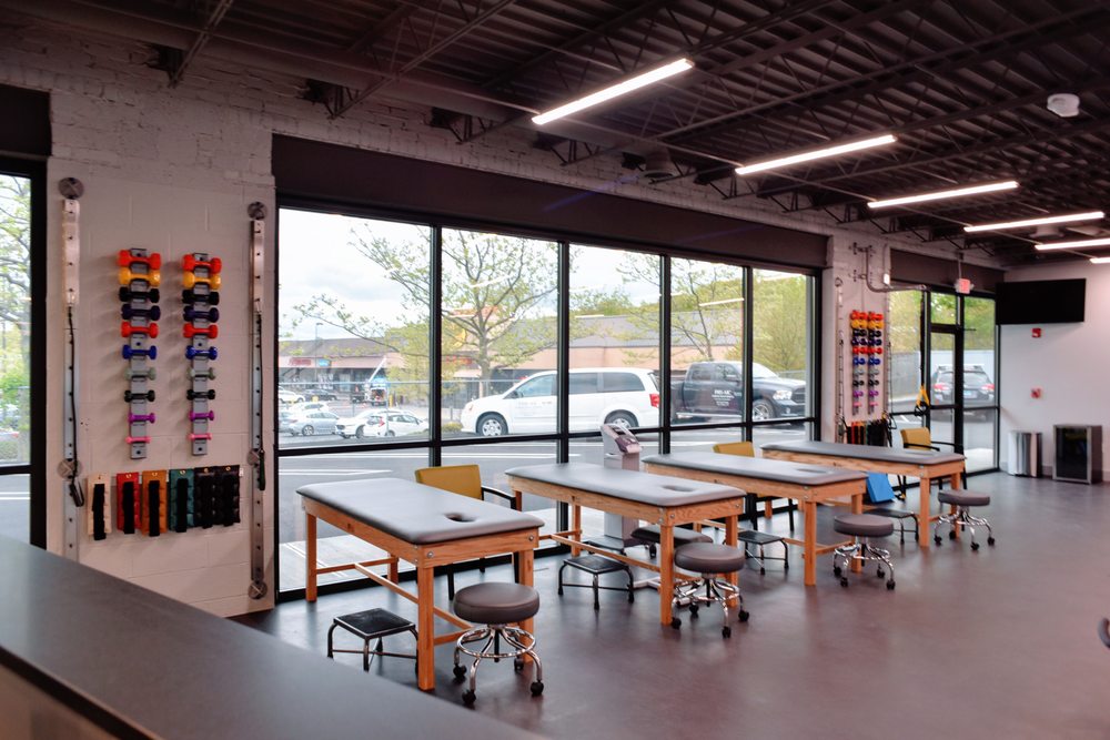 AMITY PHYSICAL THERAPY Updated October 2024 12 Photos 135 Cherry