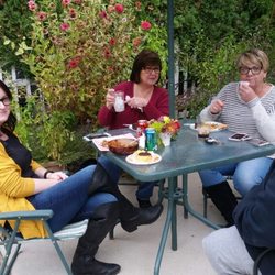 Salon Che' - Friends and clients at open house.