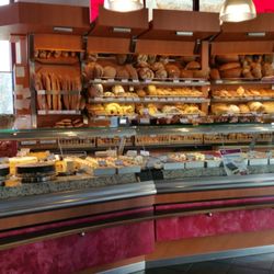 Ratschiller's Bäckerei & Café - Counter at Ratschiller’s Bäckerei & Café