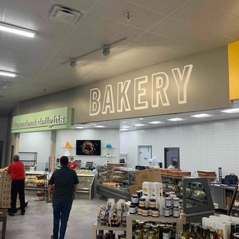 Hy-Vee - Grocery Near Me - Saint Peter, Minnesota