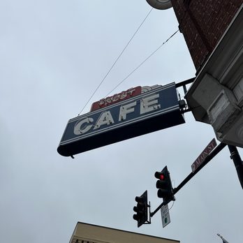Frost Cafe - a street sign and traffic light - Diners Near Me - Culpeper, Virginia